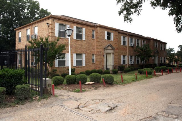 Oak Meadows Apts,  Shreveport,  LA